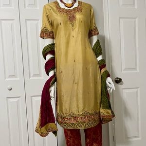 Pakistani/indian formal/casual dresses